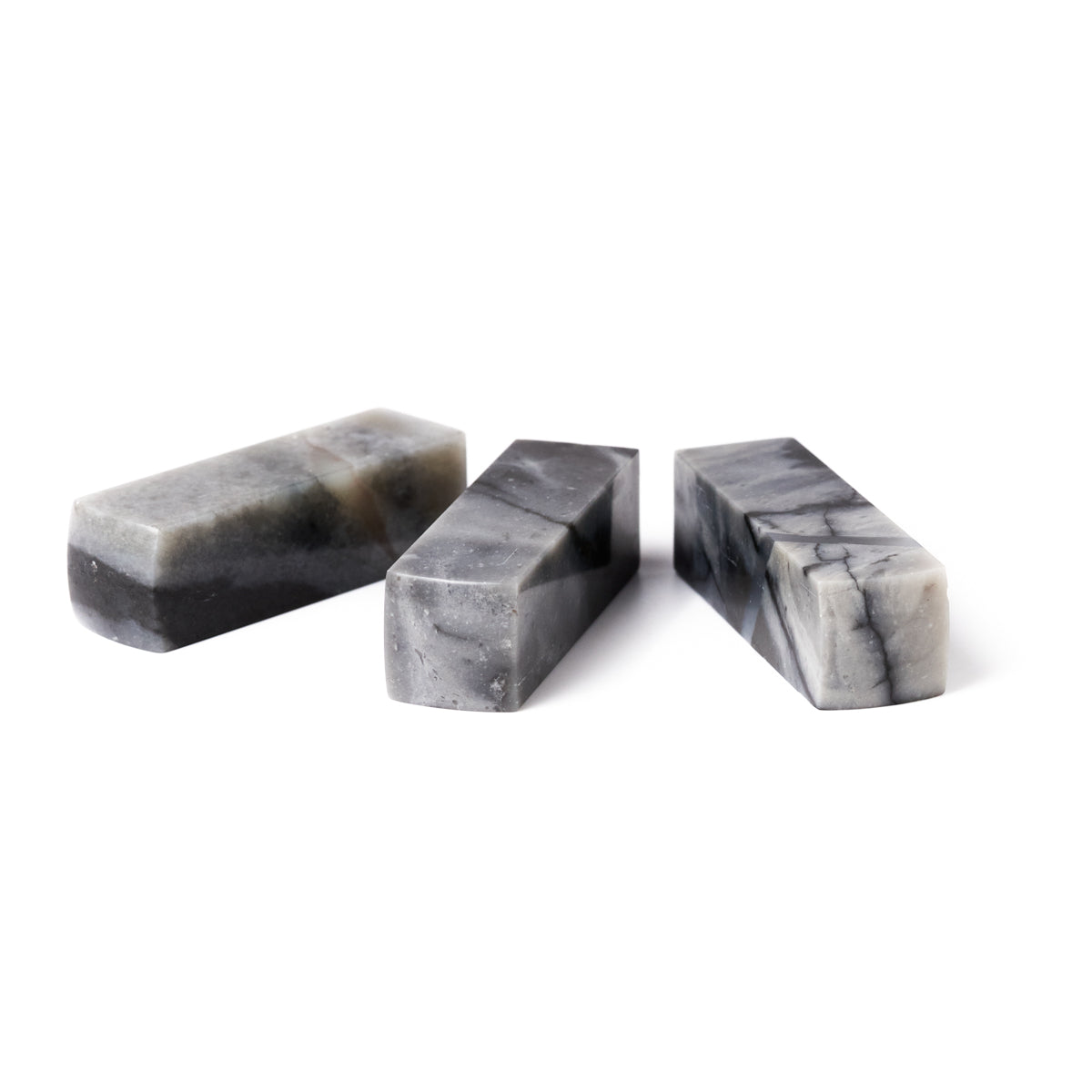 墨玉凍石 1.5x1.5x5cm(三点セット)