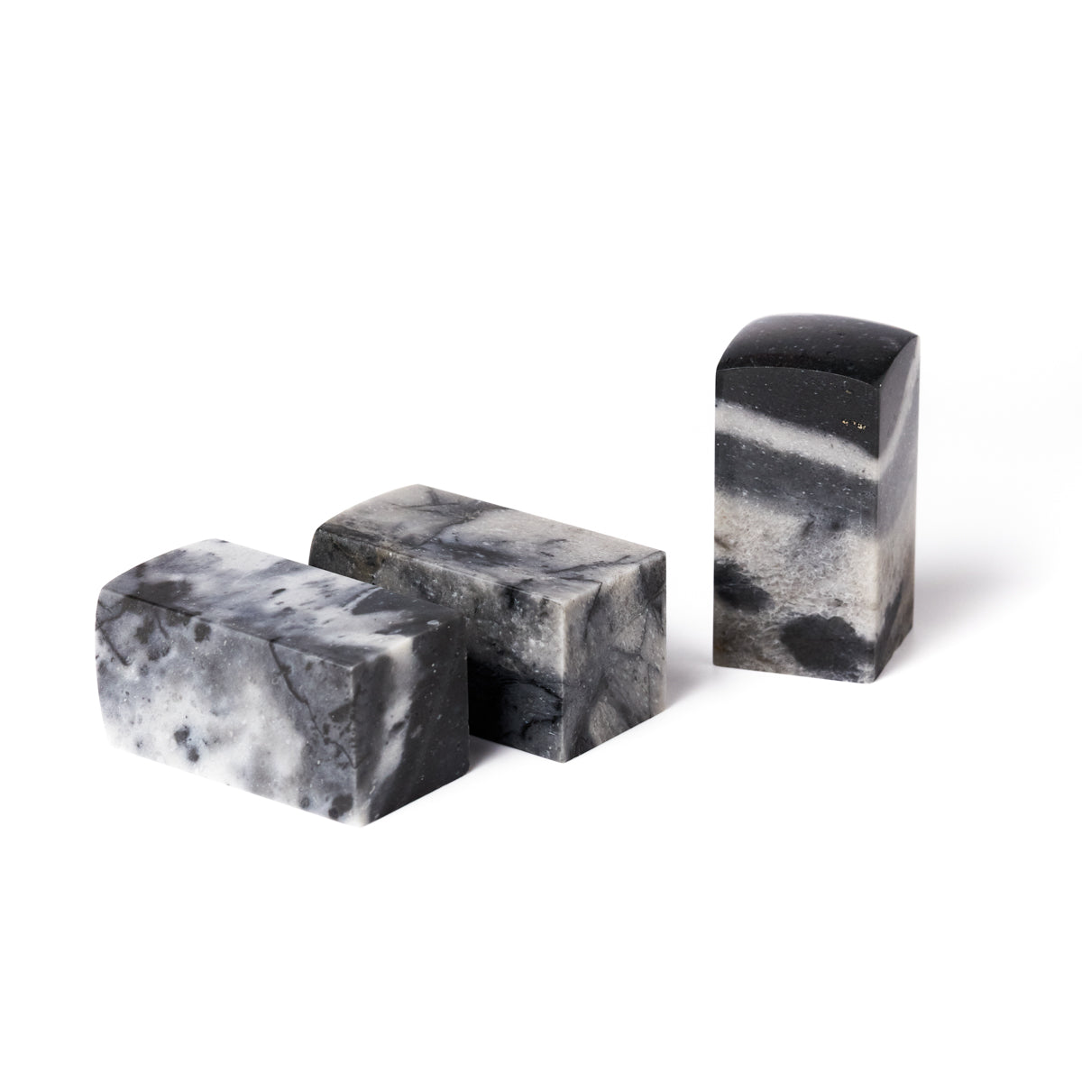墨玉凍石 2.5x2.5x5(三点セット)