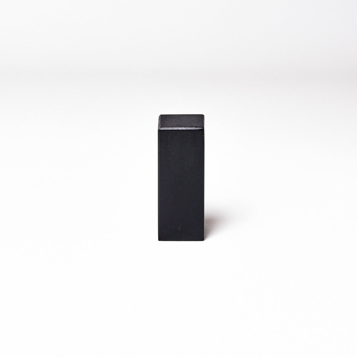 遼凍石 2x2x5cm