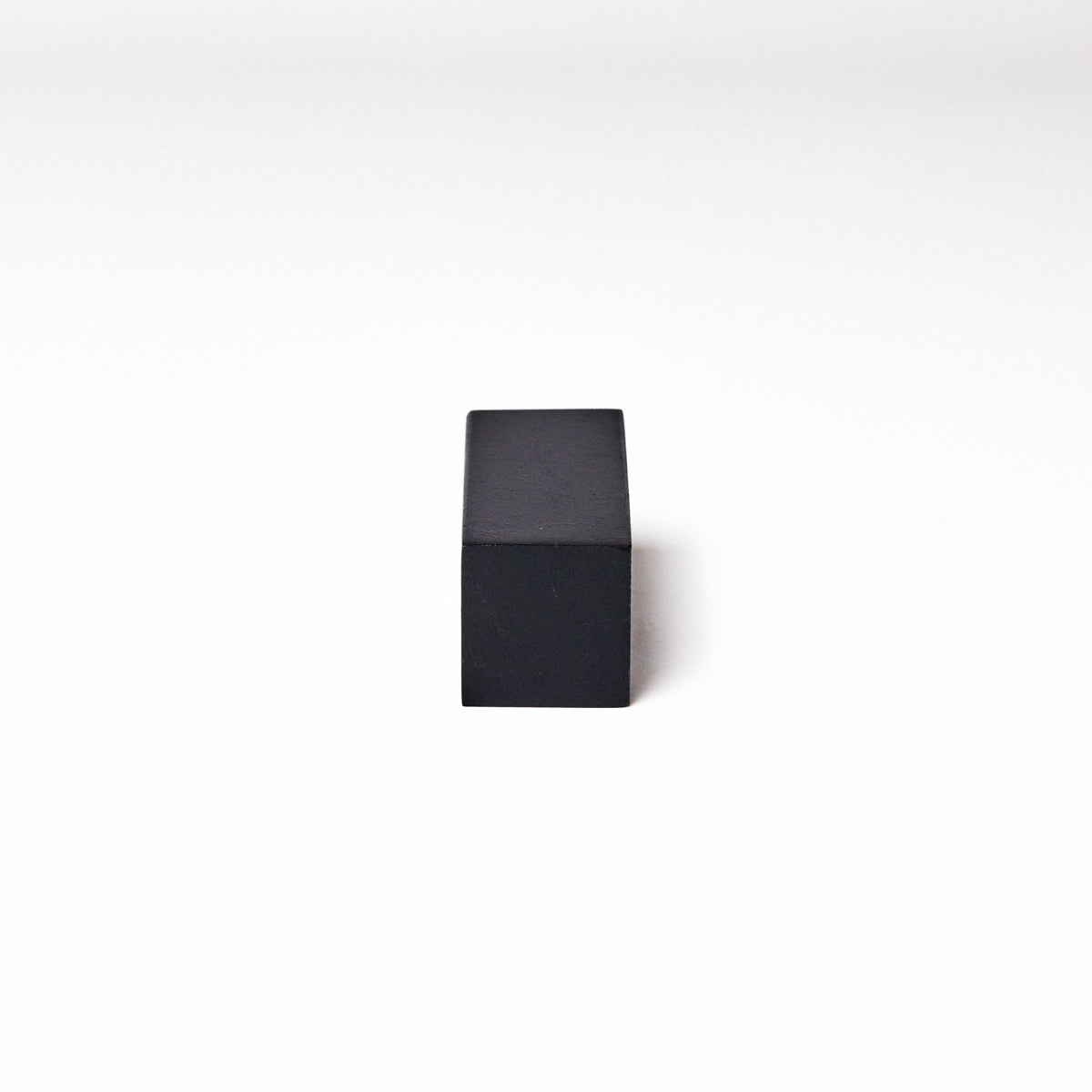 遼凍石 2x2x5cm