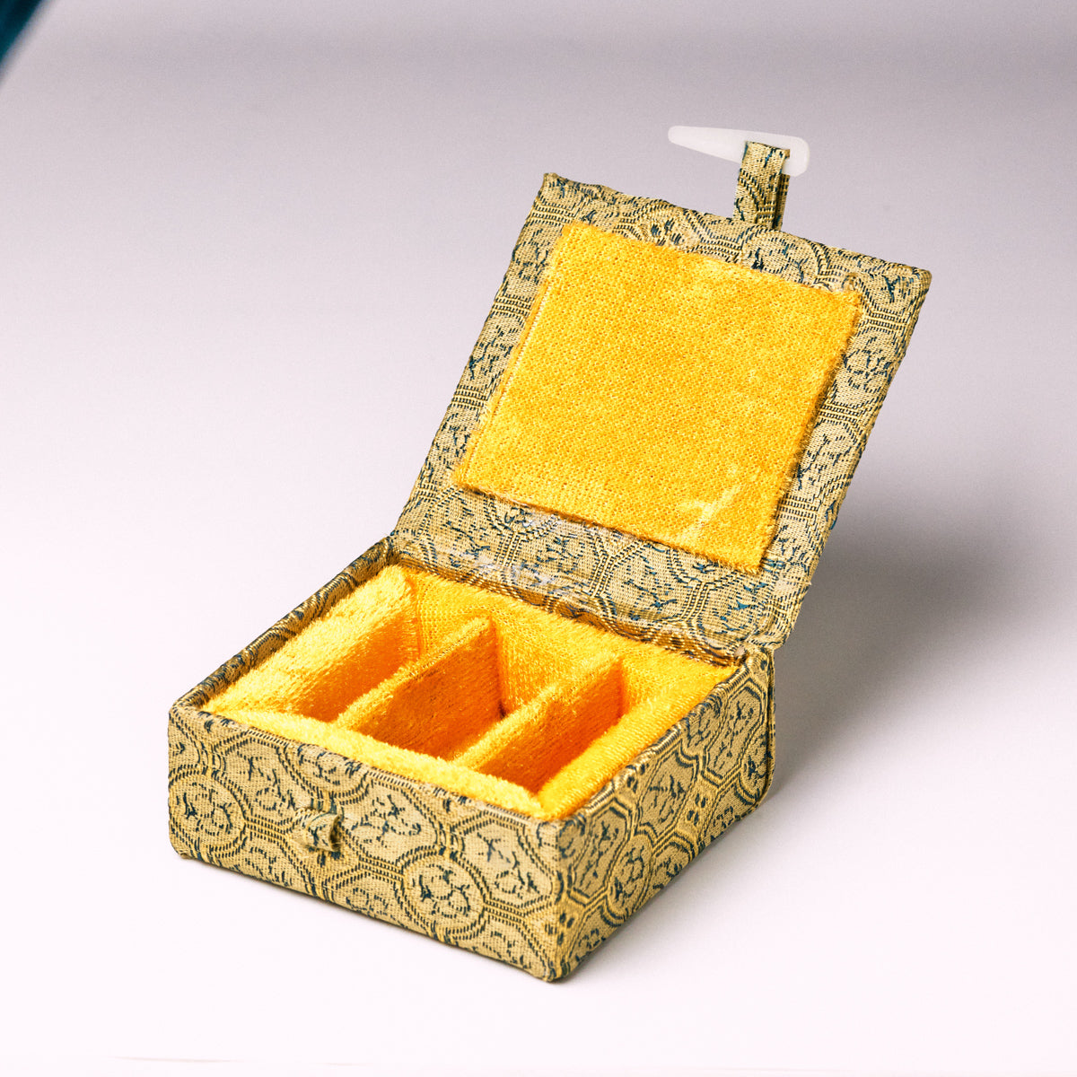 Stamp box size S 1.5x1.5x5cm (3 condyles)