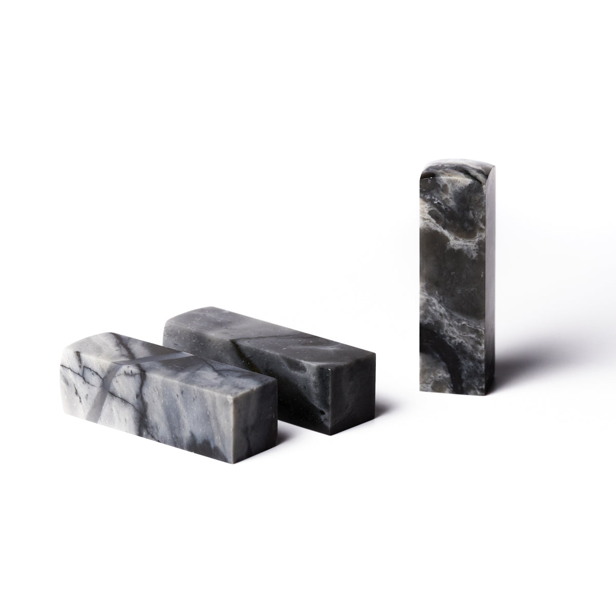 墨玉凍石 1.5x1.5x5cm（三点セット）